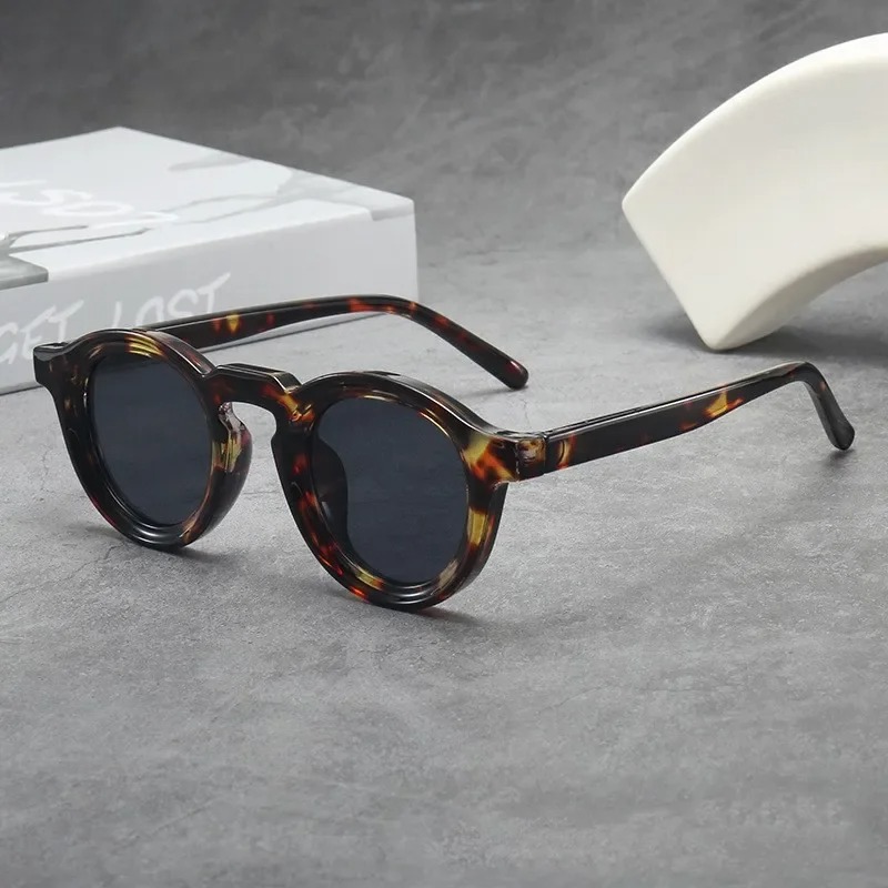 Women Fashion Glasses - High Quality Round Sunglasses Women Men